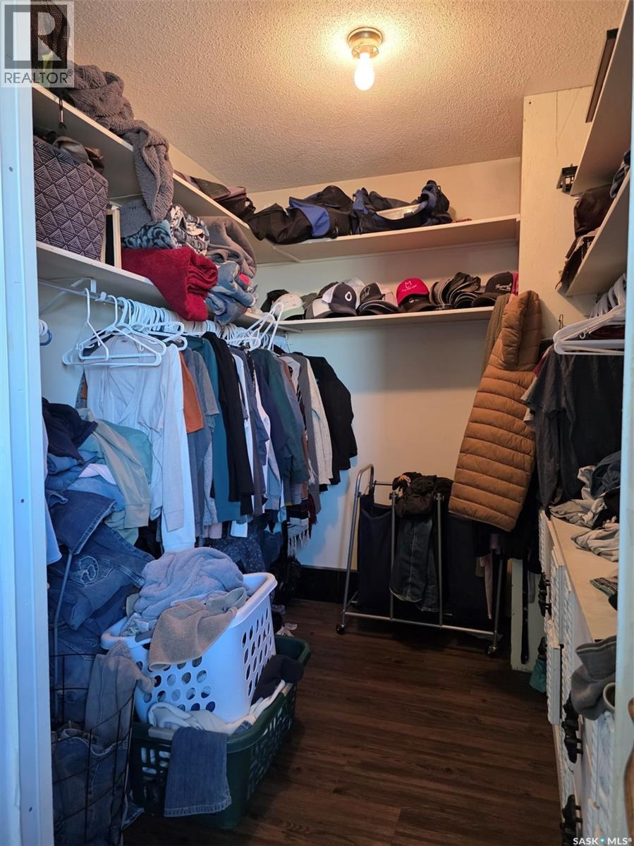 B&c Jones Acreage, Auvergne Rm No. 76, Saskatchewan  S0N 1Z0 - Photo 15 - SK030303