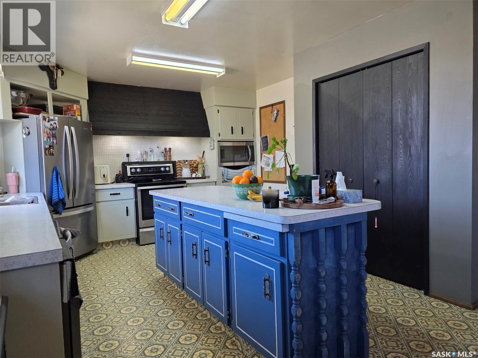 B&c Jones Acreage, Auvergne Rm No. 76, Saskatchewan  S0N 1Z0 - Photo 4 - SK030303