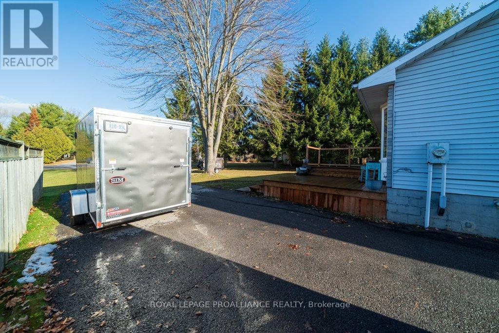 26 Dollar Crescent, Greater Napanee (Greater Napanee), Ontario  K7R 3K7 - Photo 28 - X12877152