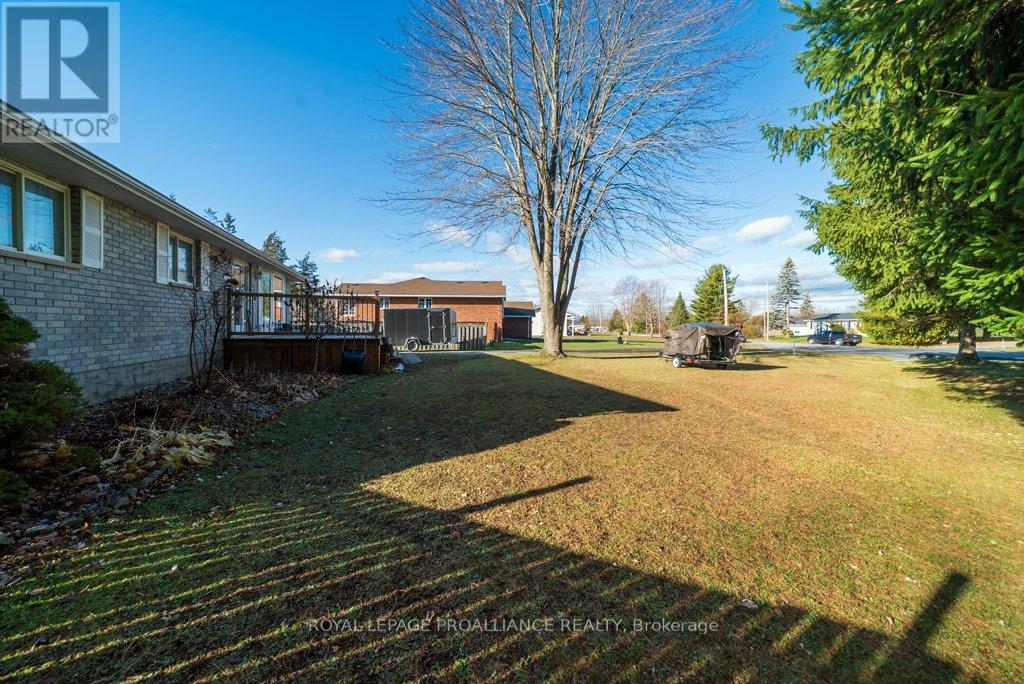26 Dollar Crescent, Greater Napanee (Greater Napanee), Ontario  K7R 3K7 - Photo 30 - X12877152