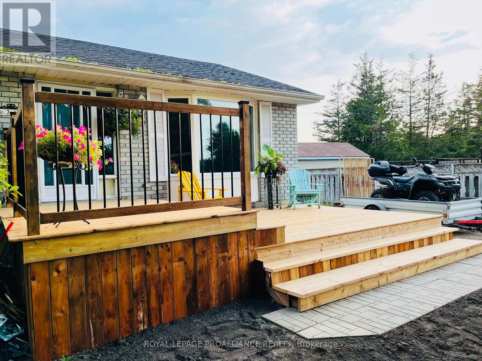 26 Dollar Crescent, Greater Napanee (Greater Napanee), Ontario  K7R 3K7 - Photo 4 - X12877152