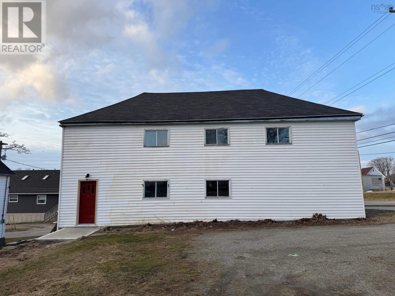 594-596 Main Street, 7 Cann Street, Yarmouth, Nova Scotia  B5A 1J8 - Photo 5 - 202604469