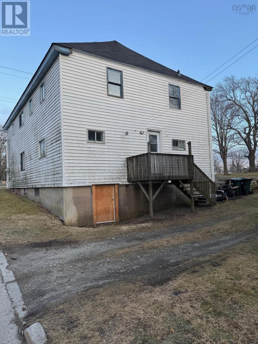 594-596 Main Street, 7 Cann Street, Yarmouth, Nova Scotia  B5A 1J8 - Photo 7 - 202604469