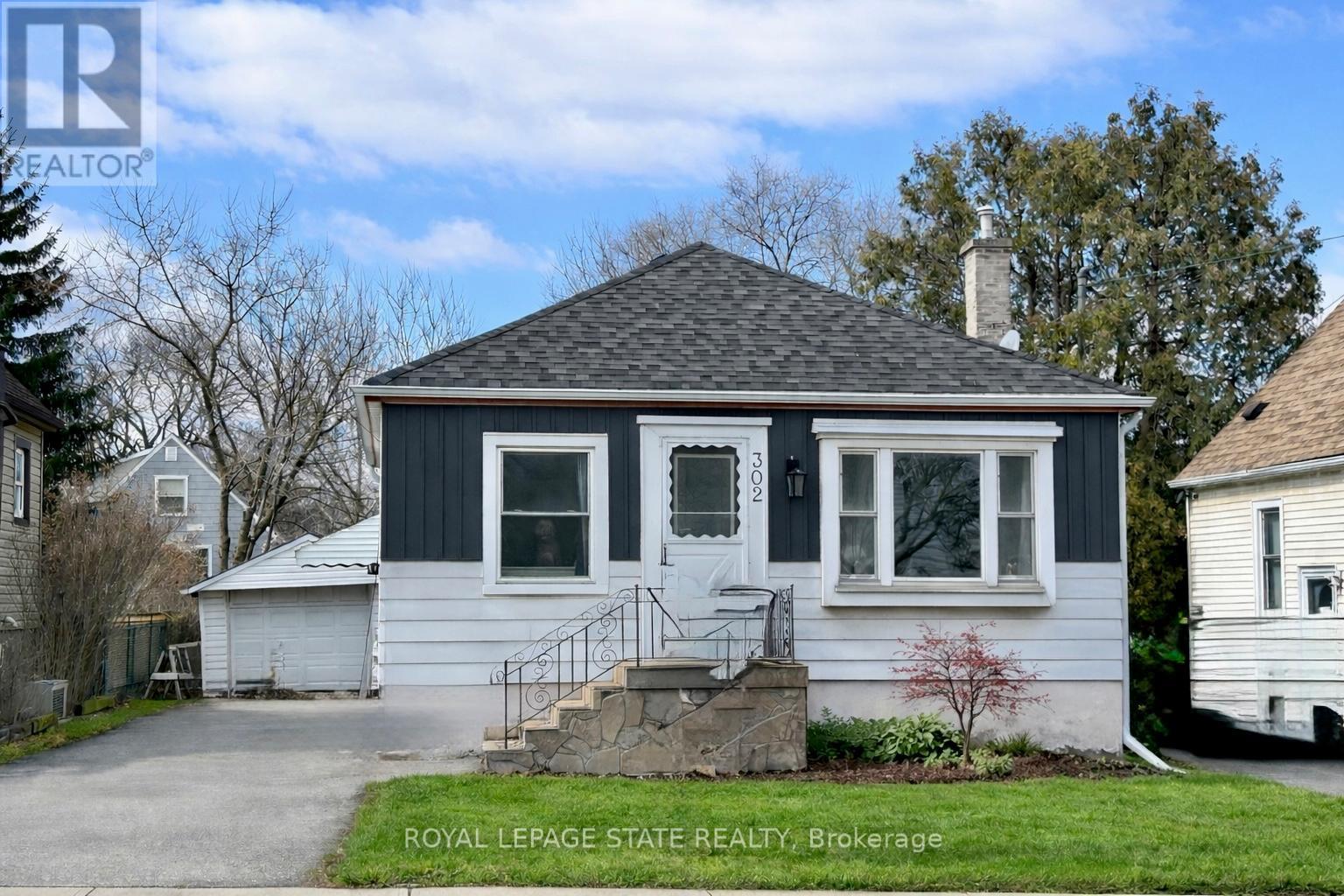 302 East 27th Street, Hamilton, Ontario  L8V 3G6 - Photo 1 - X12732402