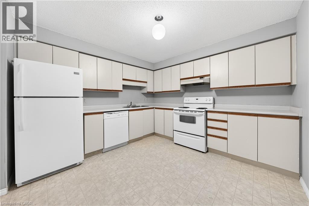 35 Green Valley Drive Unit# 1002, Kitchener, Ontario  N2P 2A5 - Photo 18 - 40807488