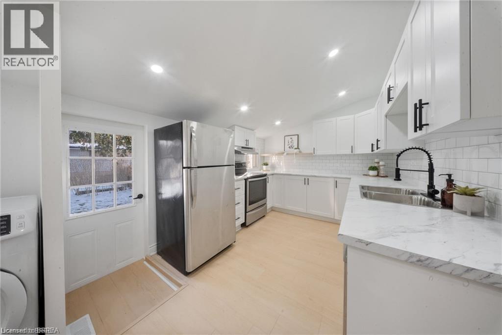 327 Sheridan Street, Brantford, Ontario  N3S 4R8 - Photo 14 - 40811646