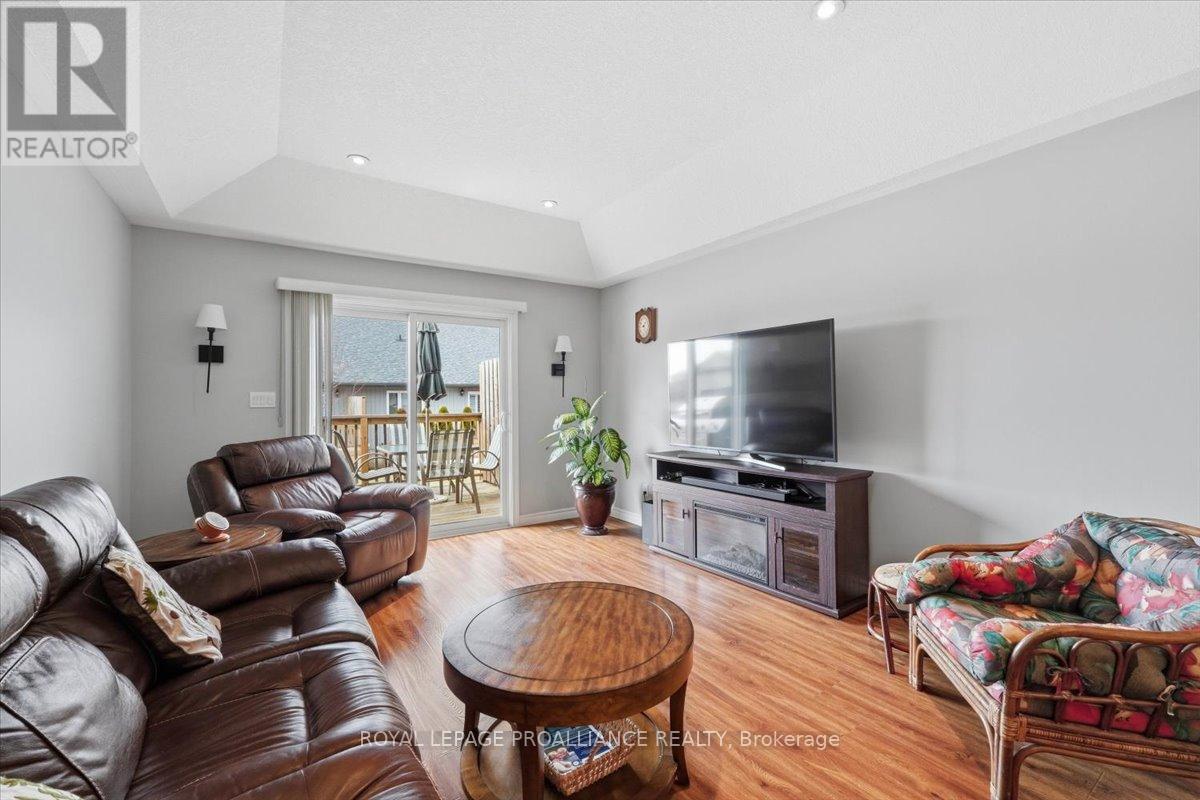 74 Conger Drive, Prince Edward County (Wellington), Ontario  K0K 3L0 - Photo 14 - X12877380