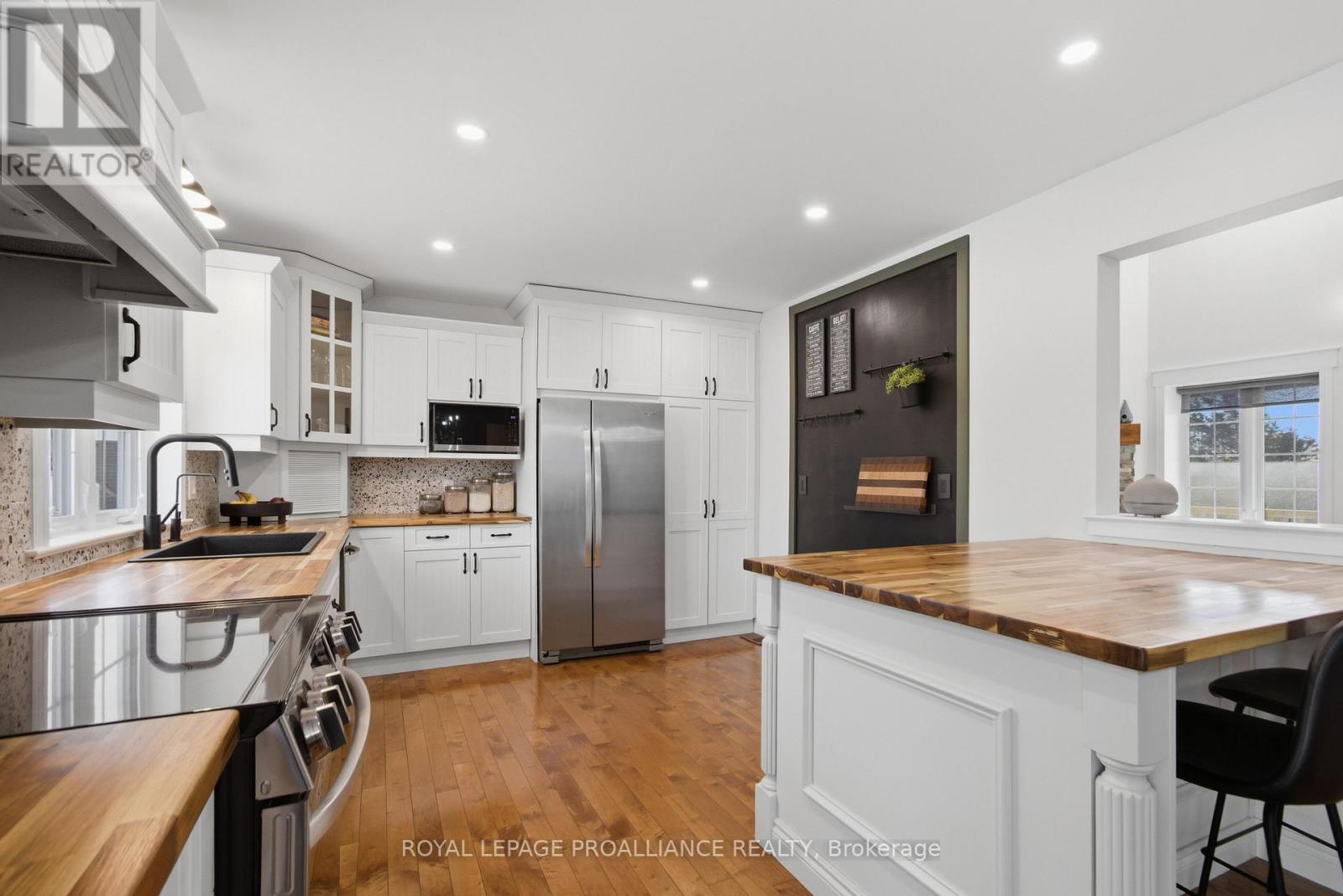 126 Salem Road, Prince Edward County (Ameliasburg Ward), Ontario  K0K 1A0 - Photo 13 - X12877400