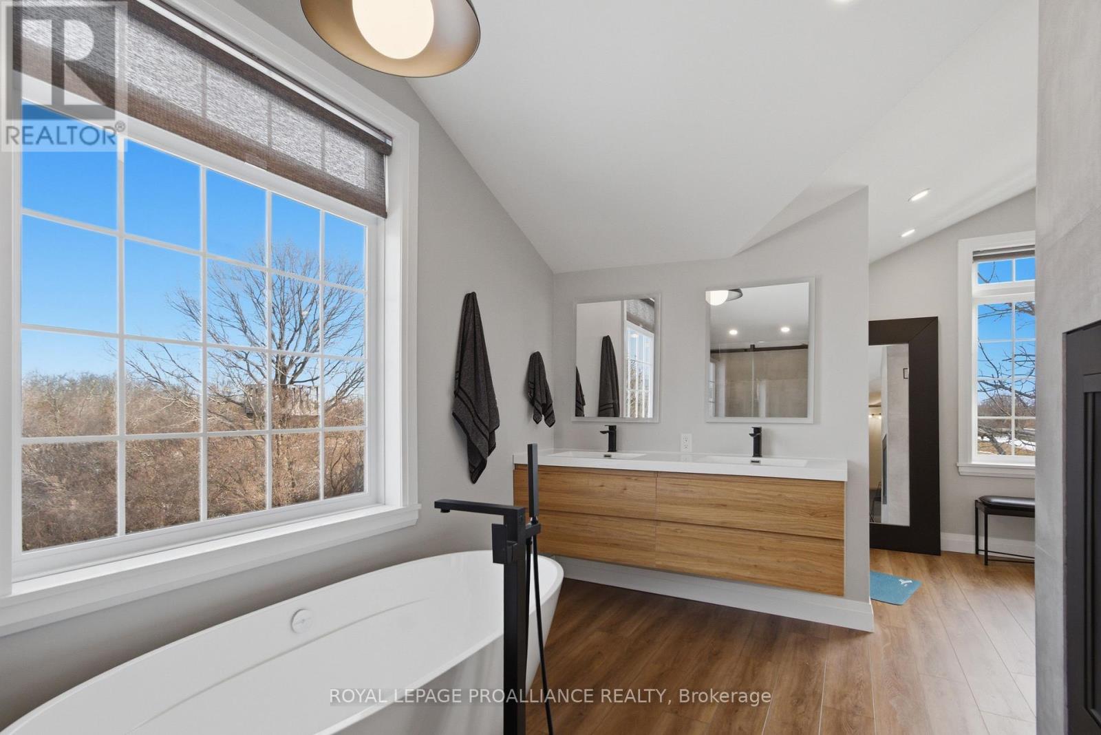 126 Salem Road, Prince Edward County (Ameliasburg Ward), Ontario  K0K 1A0 - Photo 26 - X12877400