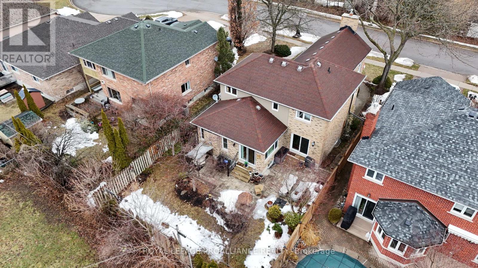 20 Georgian Court, Belleville (Belleville Ward), Ontario  K8N 5R3 - Photo 4 - X12877448