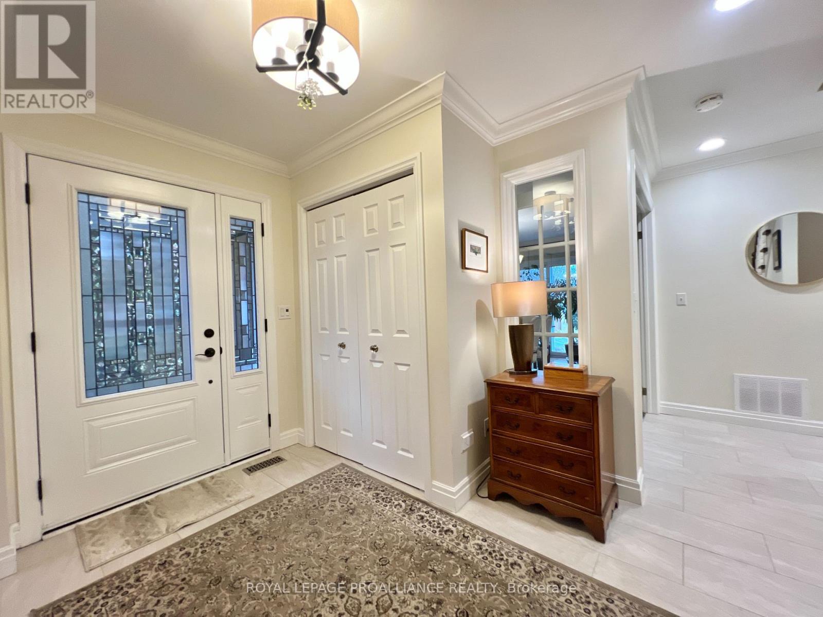 20 Georgian Court, Belleville (Belleville Ward), Ontario  K8N 5R3 - Photo 6 - X12877448