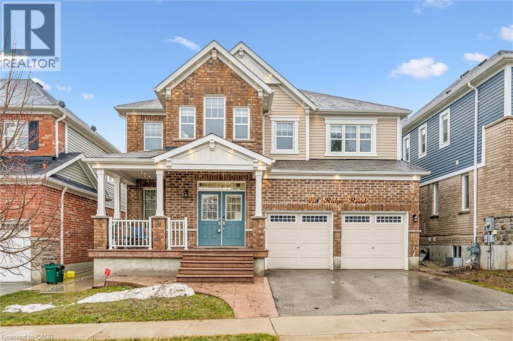 228 Ridge Road, Cambridge, Ontario  N2E 0C2 - Photo 2 - 40811406