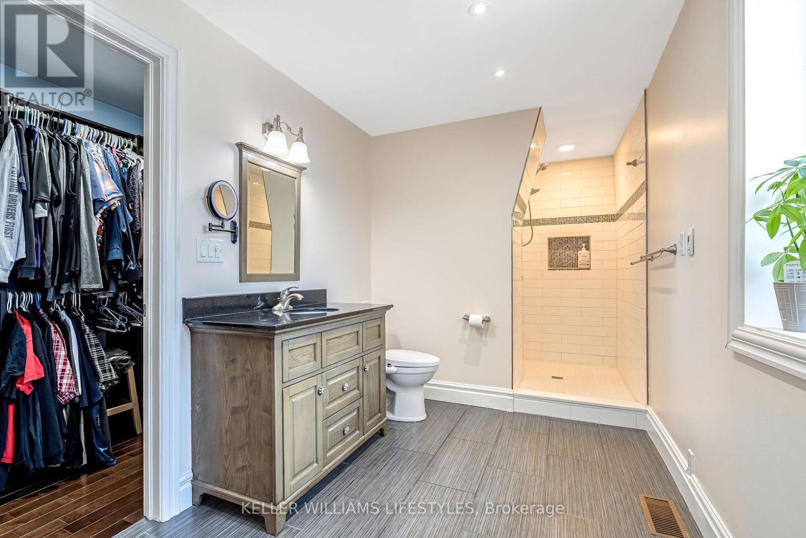 189 Church Street, North Middlesex (Ailsa Craig), Ontario  N0M 1A0 - Photo 32 - X12877340