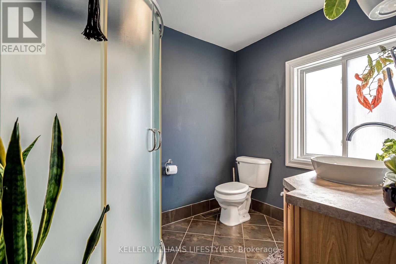 189 Church Street, North Middlesex (Ailsa Craig), Ontario  N0M 1A0 - Photo 37 - X12877340