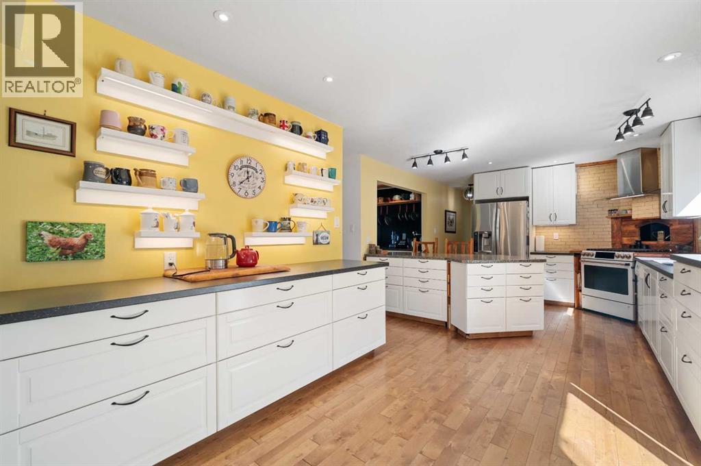 243015 Boundary Road, Rural Rocky View County, Alberta  T1X 2J7 - Photo 13 - A2282958