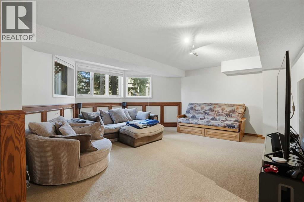 311 Coach Light Bay Sw, Calgary, Alberta  T3H 1X3 - Photo 40 - A2286955