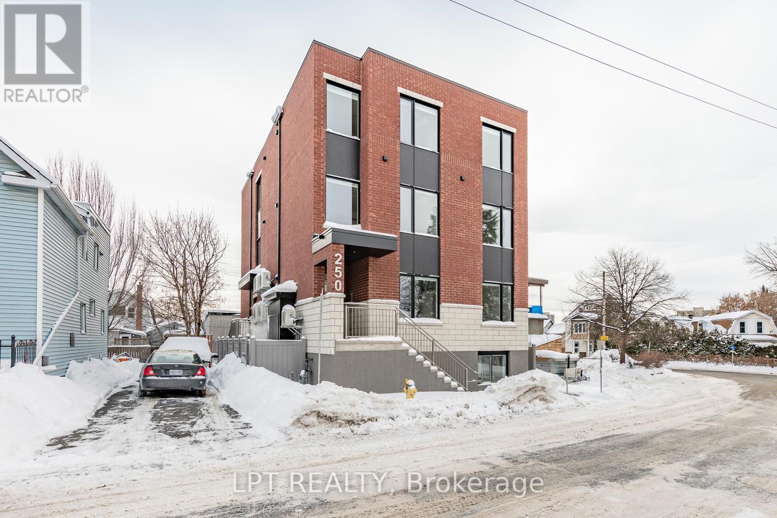 2 - 250 Shakespeare Street, Ottawa, Ontario  K1L 5M6 - Photo 2 - X12877256