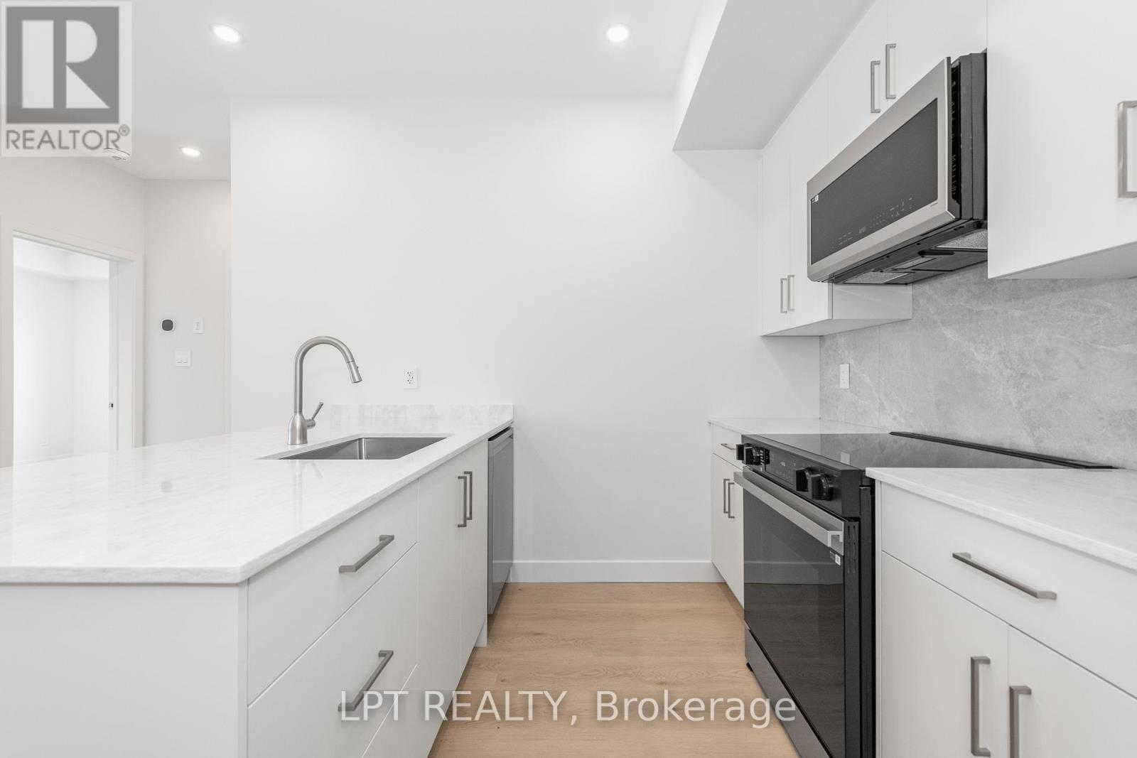 2 - 250 Shakespeare Street, Ottawa, Ontario  K1L 5M6 - Photo 8 - X12877256