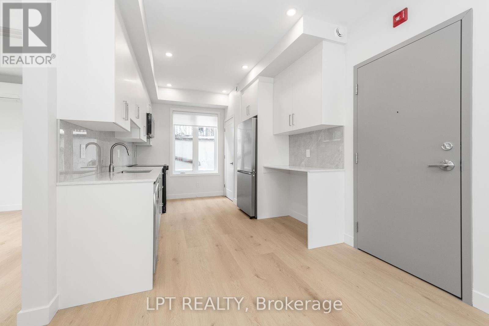 4 - 250 Shakespeare Street, Ottawa, Ontario  K1L 5M6 - Photo 3 - X12877264