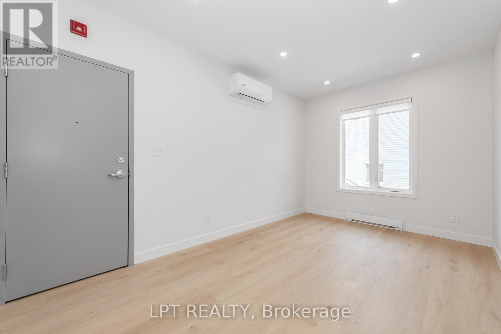 4 - 250 Shakespeare Street, Ottawa, Ontario  K1L 5M6 - Photo 9 - X12877264