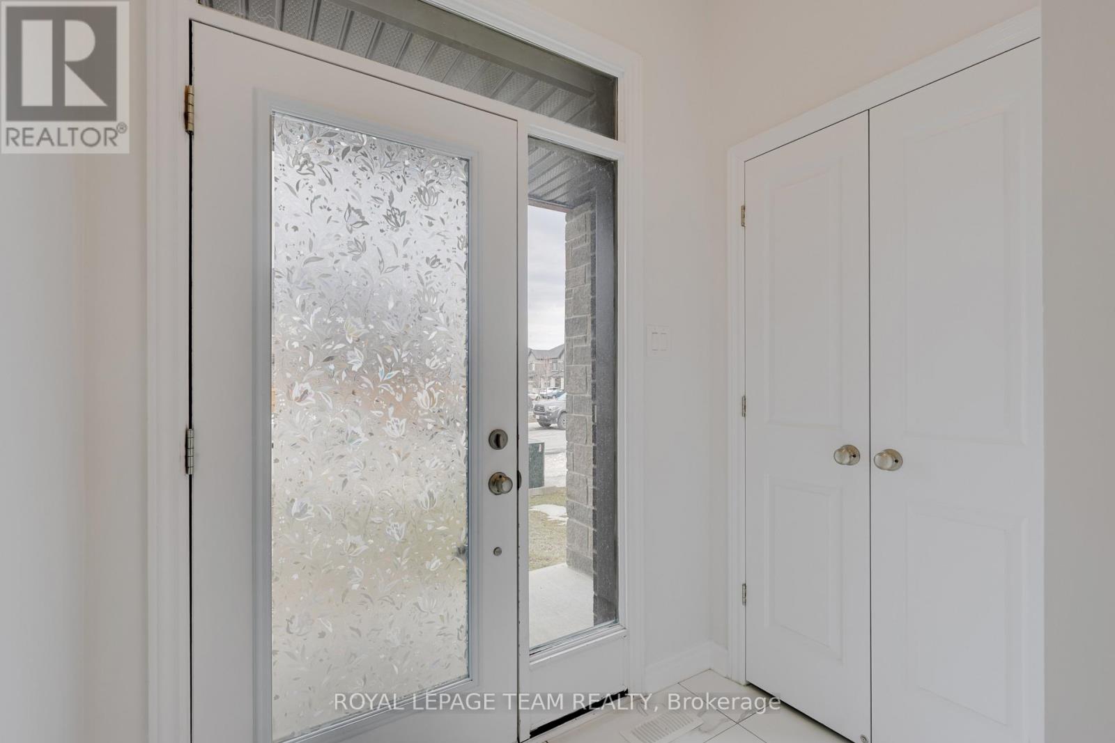 840 Clapham Terrace, Ottawa, Ontario  K2S 2N8 - Photo 5 - X12877342