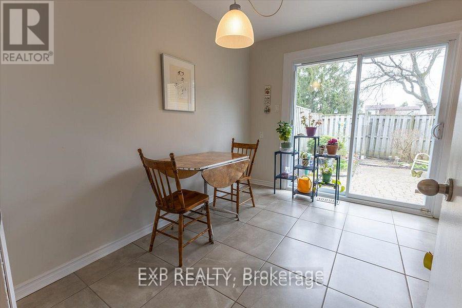 422 Kintyre Private, Ottawa, Ontario  K2C 3M7 - Photo 14 - X12877356