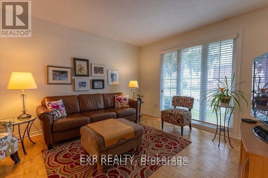 422 Kintyre Private, Ottawa, Ontario  K2C 3M7 - Photo 5 - X12877356