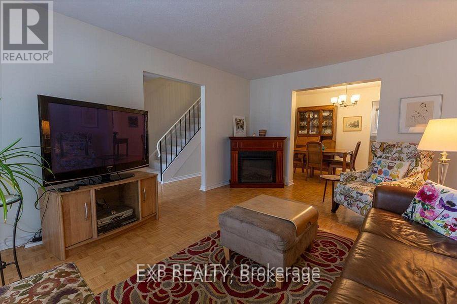 422 Kintyre Private, Ottawa, Ontario  K2C 3M7 - Photo 7 - X12877356