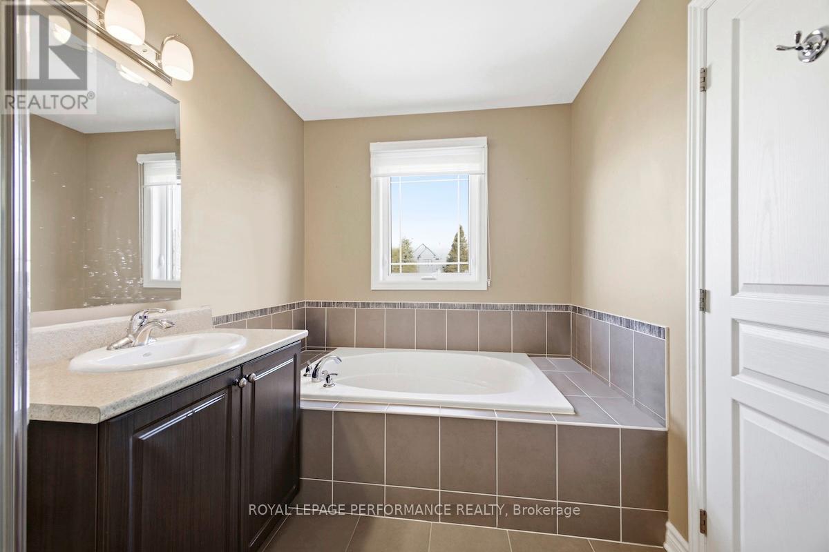 511 Voie Du Pin Rouge Way, Ottawa, Ontario  K1W 0C4 - Photo 16 - X12877364