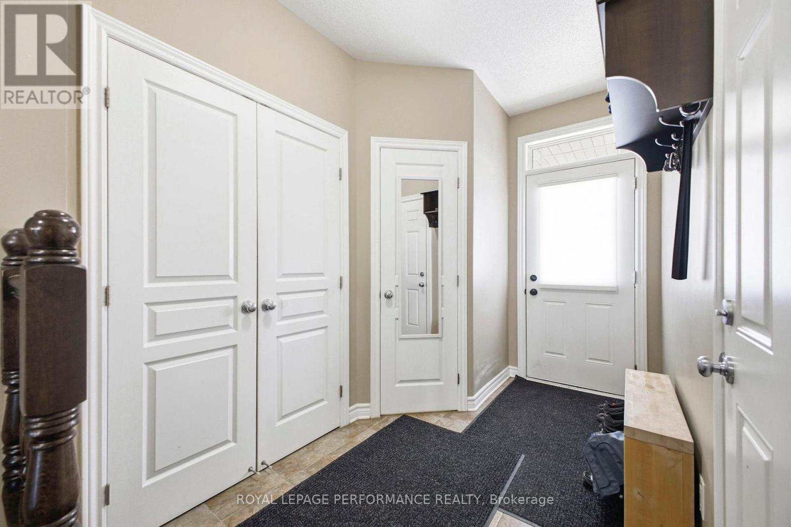 511 Voie Du Pin Rouge Way, Ottawa, Ontario  K1W 0C4 - Photo 2 - X12877364