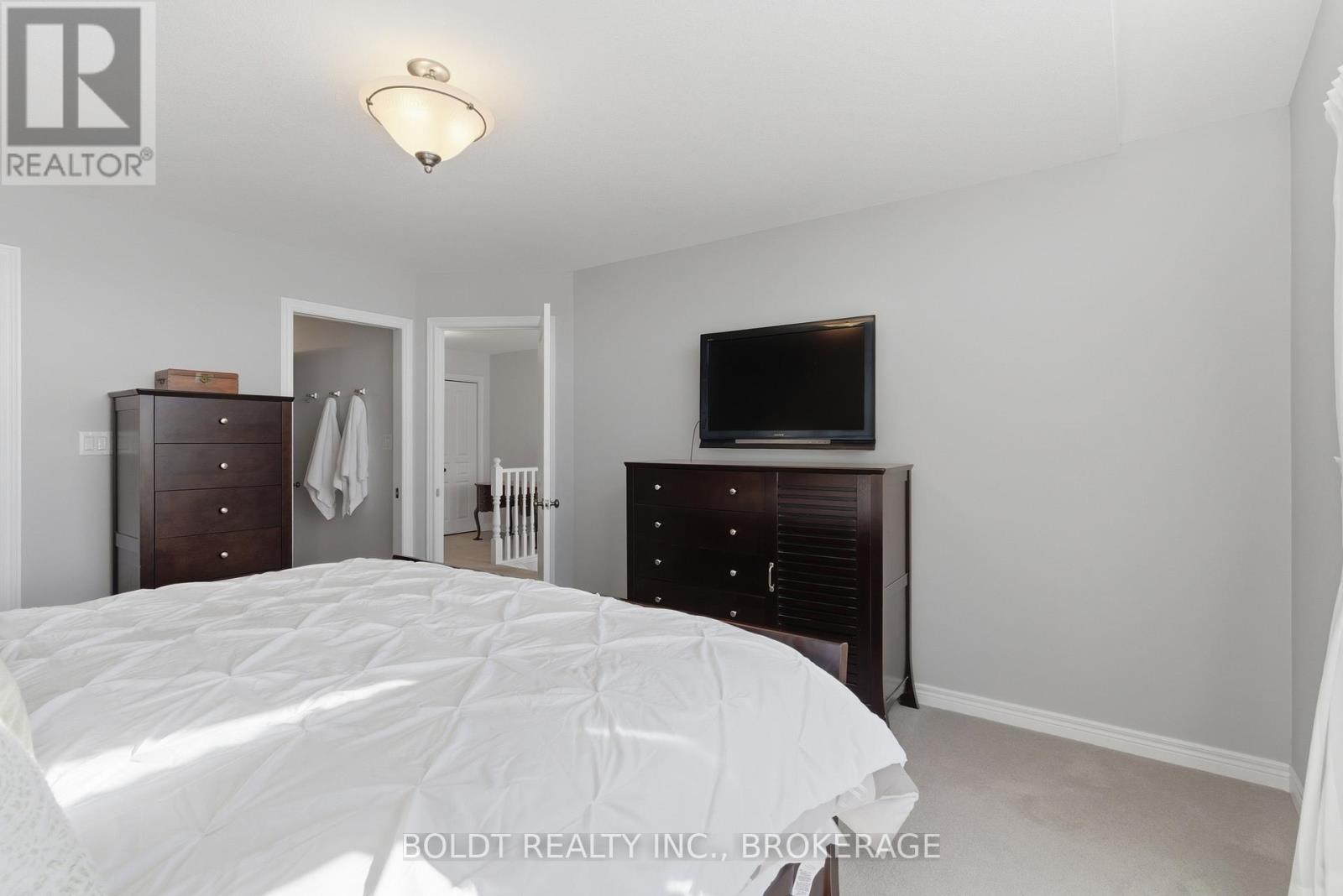 153 Mcbride Drive, St. Catharines (Rykert/vansickle), Ontario  L2S 4E2 - Photo 15 - X12877416