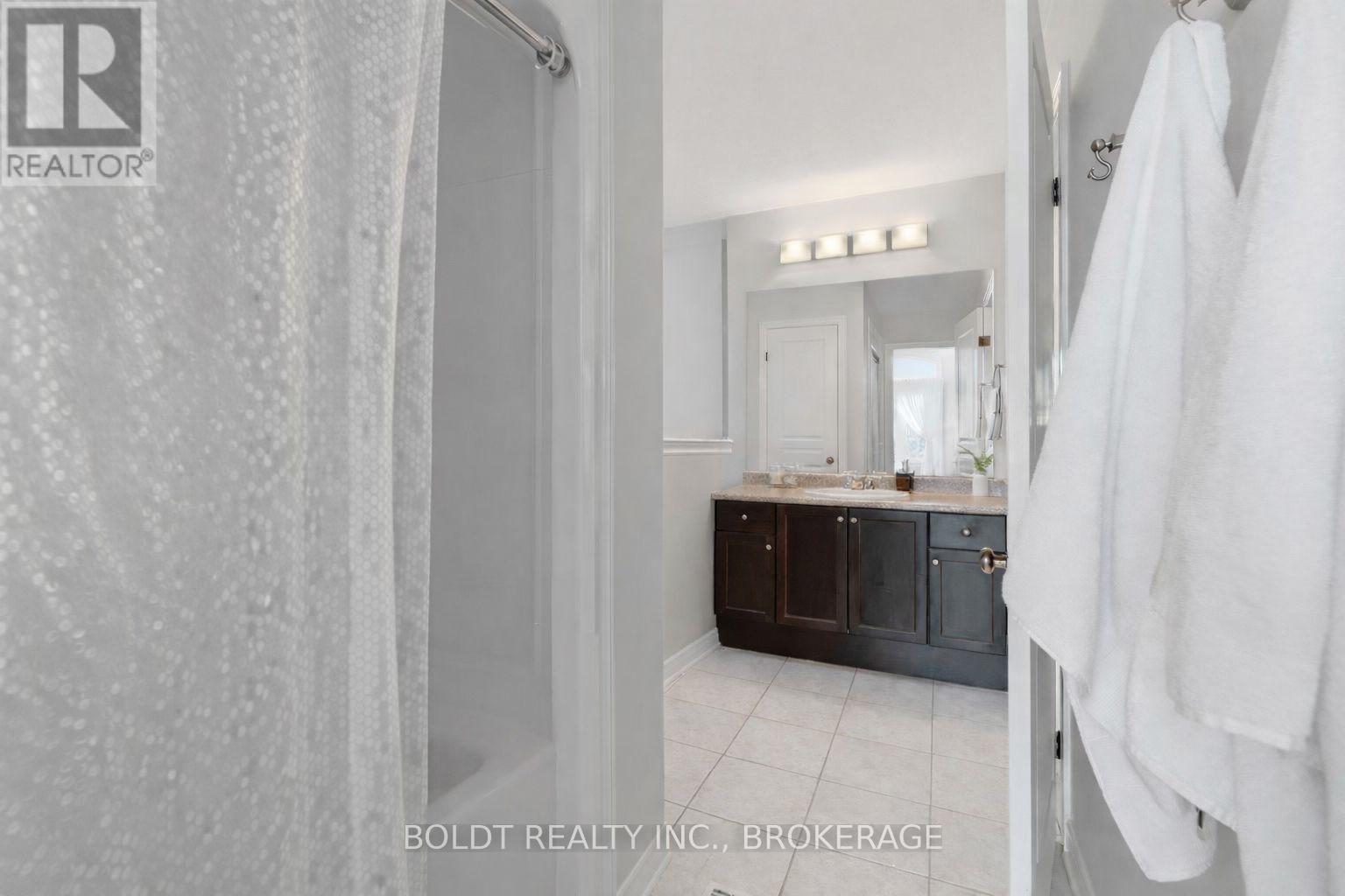 153 Mcbride Drive, St. Catharines (Rykert/vansickle), Ontario  L2S 4E2 - Photo 17 - X12877416