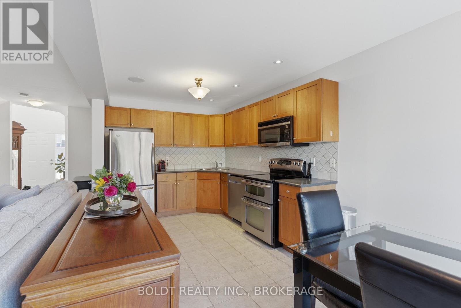 153 Mcbride Drive, St. Catharines (Rykert/vansickle), Ontario  L2S 4E2 - Photo 9 - X12877416