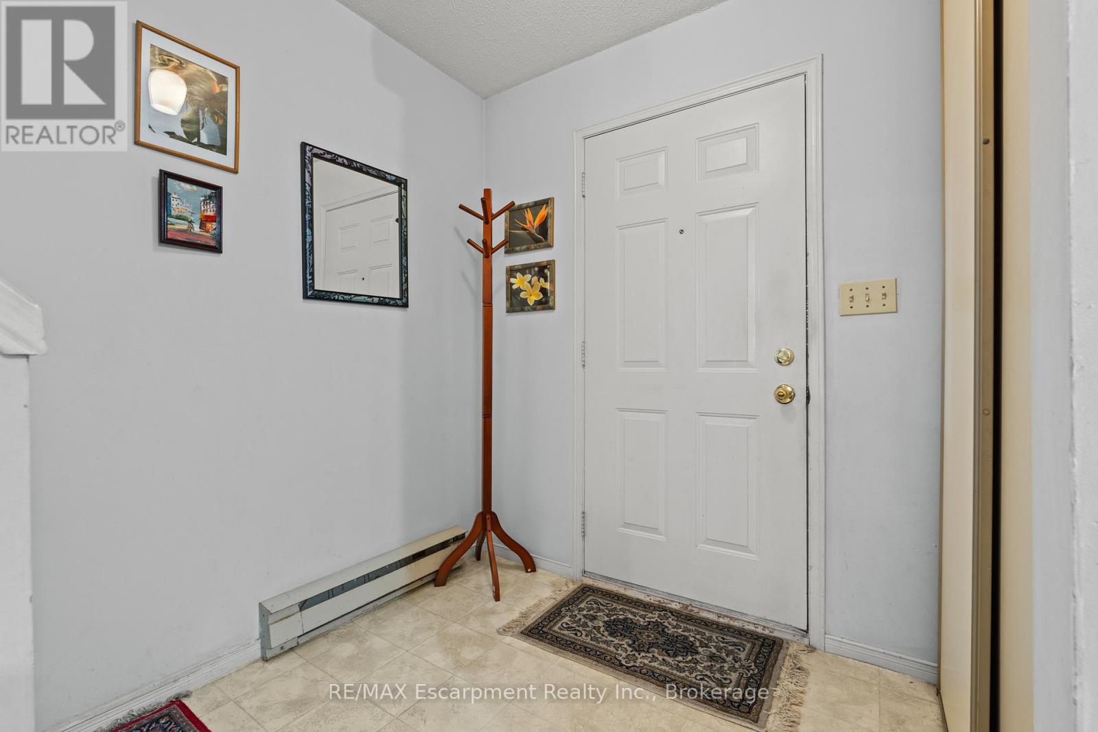 26 - 38 Elma Street, St. Catharines (Lakeport), Ontario  L2N 6Z3 - Photo 4 - X12877378