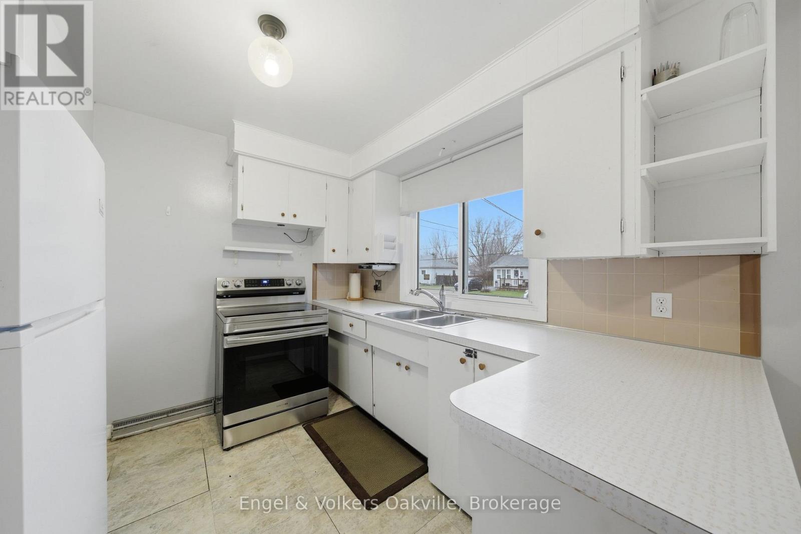 56 Bloomfield Avenue, St. Catharines (Secord Woods), Ontario  L2P 1X3 - Photo 12 - X12877390