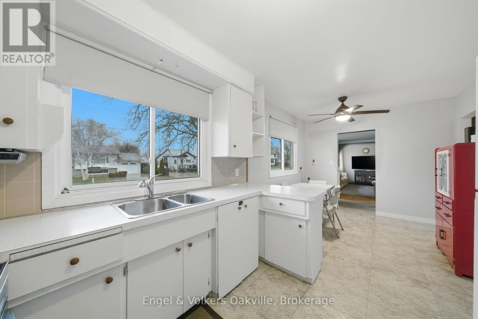 56 Bloomfield Avenue, St. Catharines (Secord Woods), Ontario  L2P 1X3 - Photo 14 - X12877390