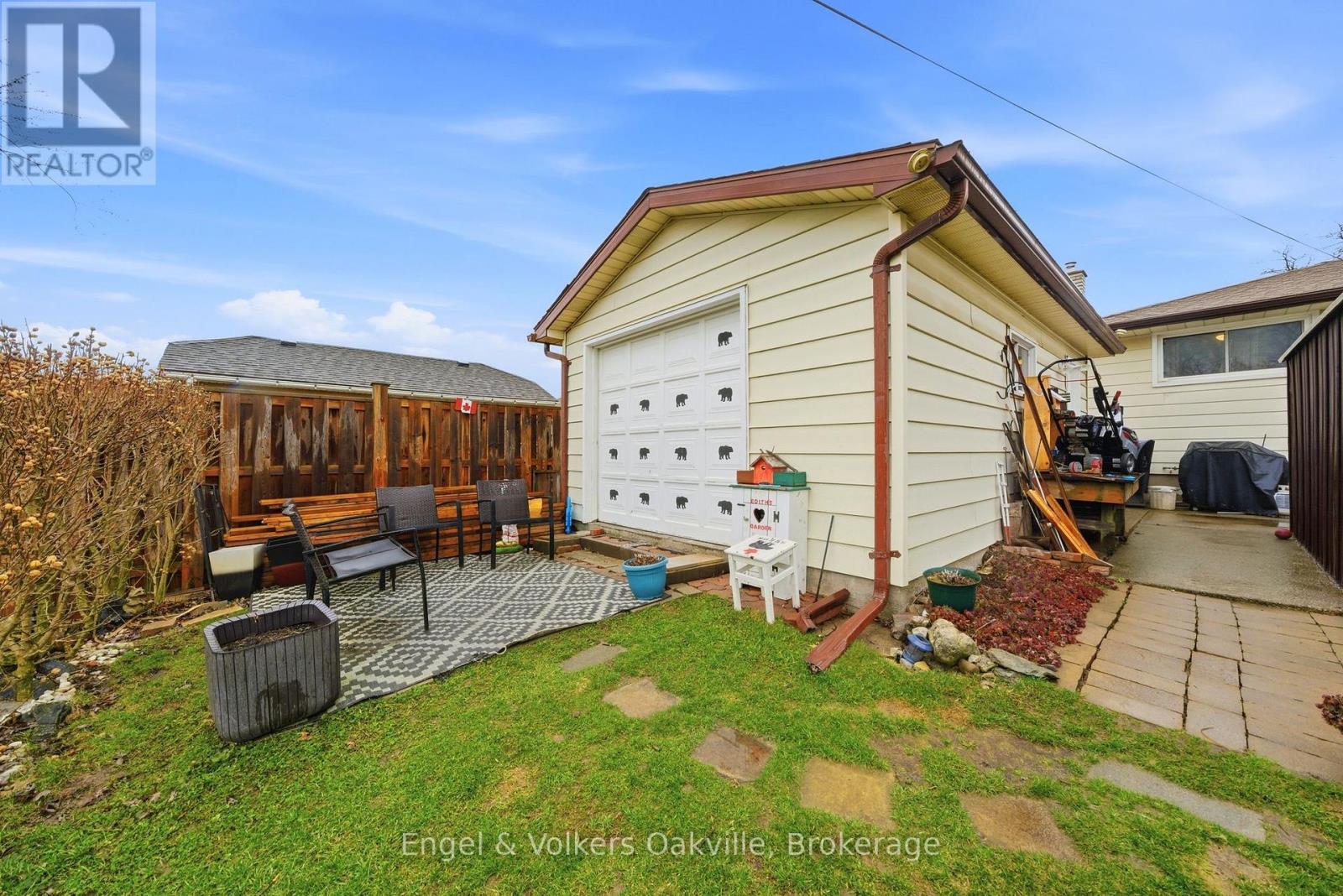 56 Bloomfield Avenue, St. Catharines (Secord Woods), Ontario  L2P 1X3 - Photo 21 - X12877390