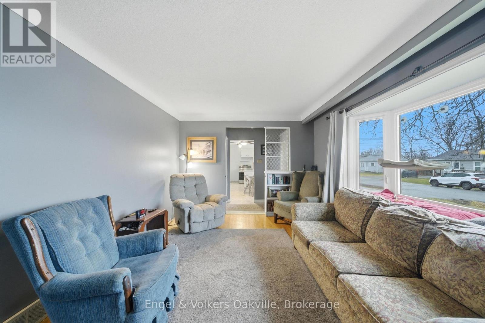 56 Bloomfield Avenue, St. Catharines (Secord Woods), Ontario  L2P 1X3 - Photo 6 - X12877390