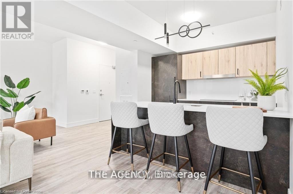 506 - 2 Dundas Street, Belleville (Belleville Ward), Ontario  K8P 1A1 - Photo 4 - X12877470