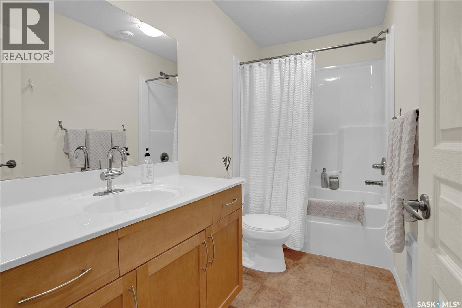 9275 Wascana Mews, Regina, Saskatchewan  S4V 2W4 - Photo 39 - SK030235