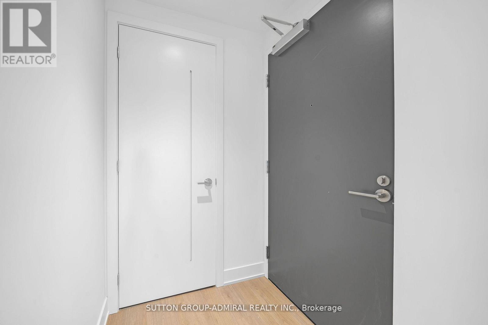 1706 - 8 Cumberland Street, Toronto, Ontario  M4W 1J5 - Photo 2 - C12877300