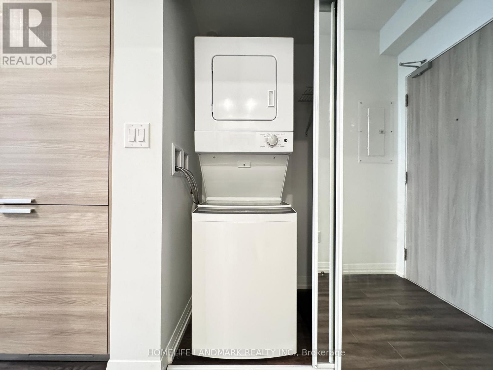 2503 - 75 Canterbury Place, Toronto, Ontario  M2N 0L2 - Photo 5 - C12877398