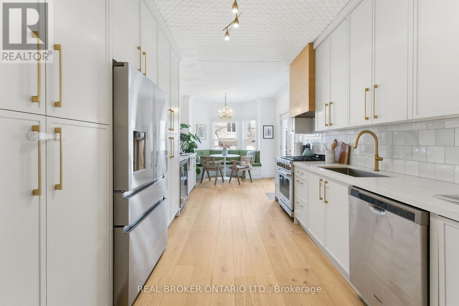 360 Wellesley Street E, Toronto, Ontario  M4X 1H4 - Photo 9 - C12877412