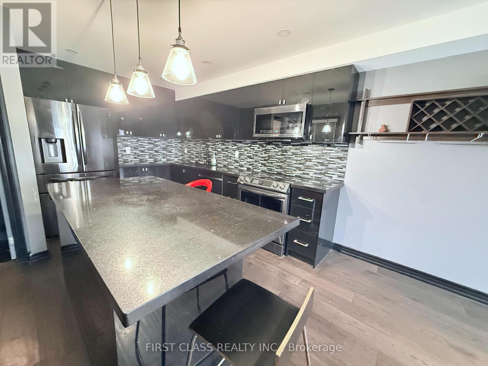 A 3BEDROOM UNIT - 2135 DUFFERIN STREET, Toronto, Ontario