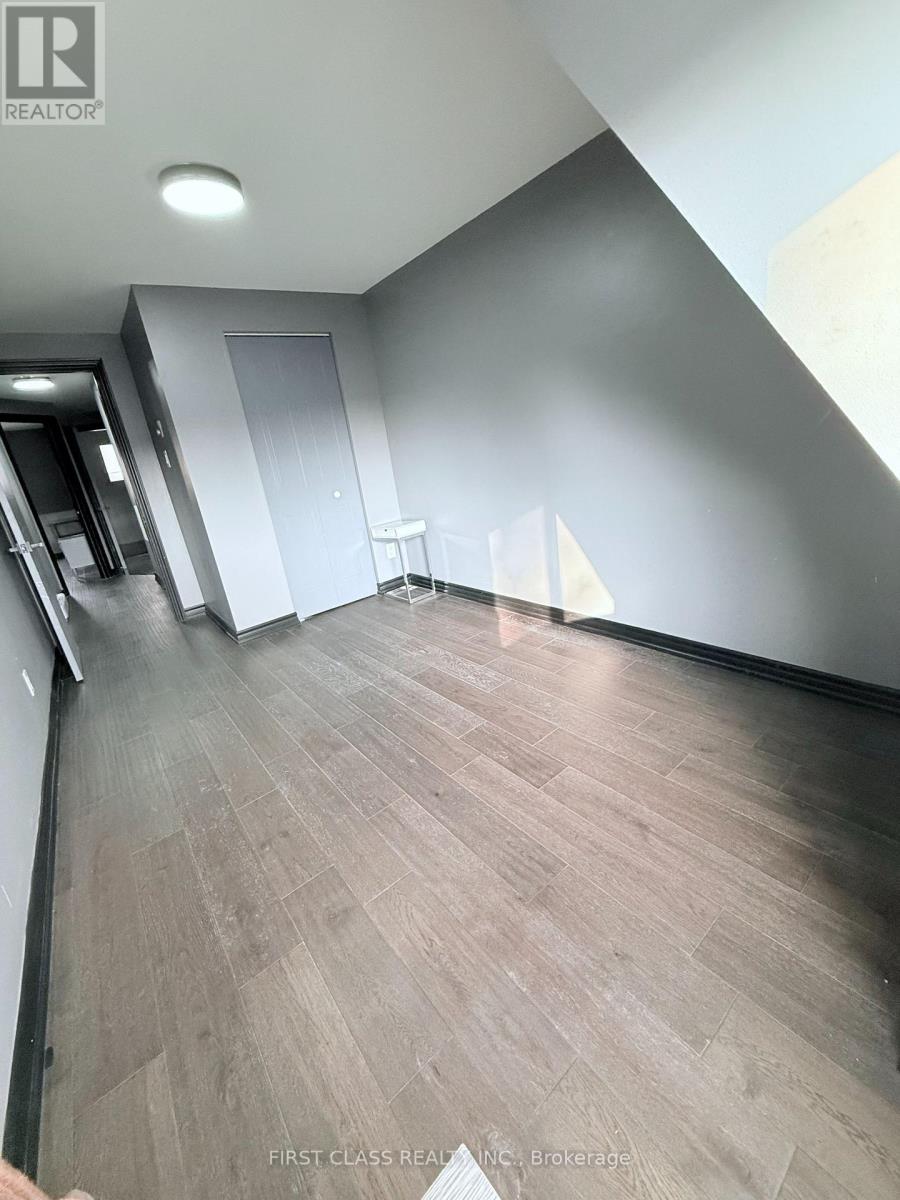 A 3bedroom Unit - 2135 Dufferin Street, Toronto, Ontario  M6E 3R3 - Photo 11 - C12877488