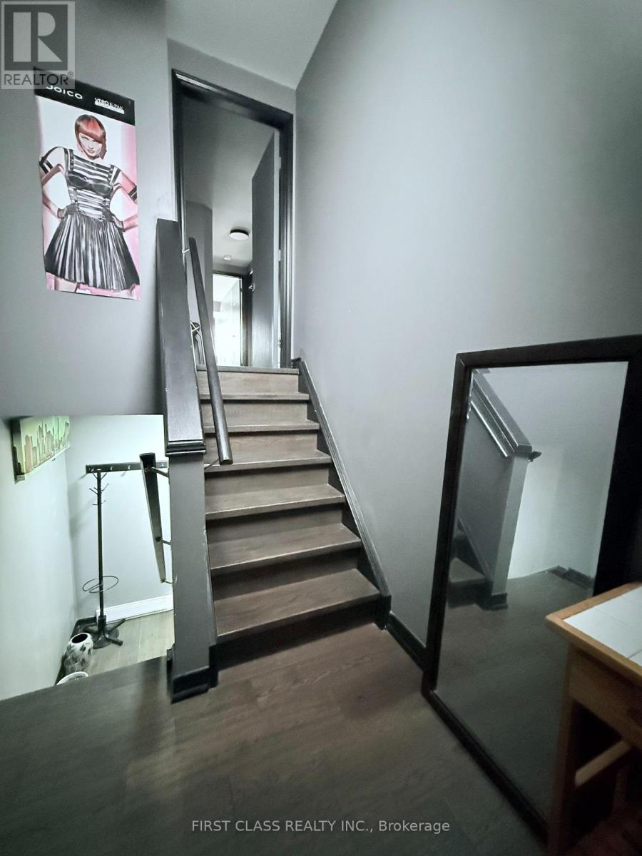 A 3bedroom Unit - 2135 Dufferin Street, Toronto, Ontario  M6E 3R3 - Photo 5 - C12877488