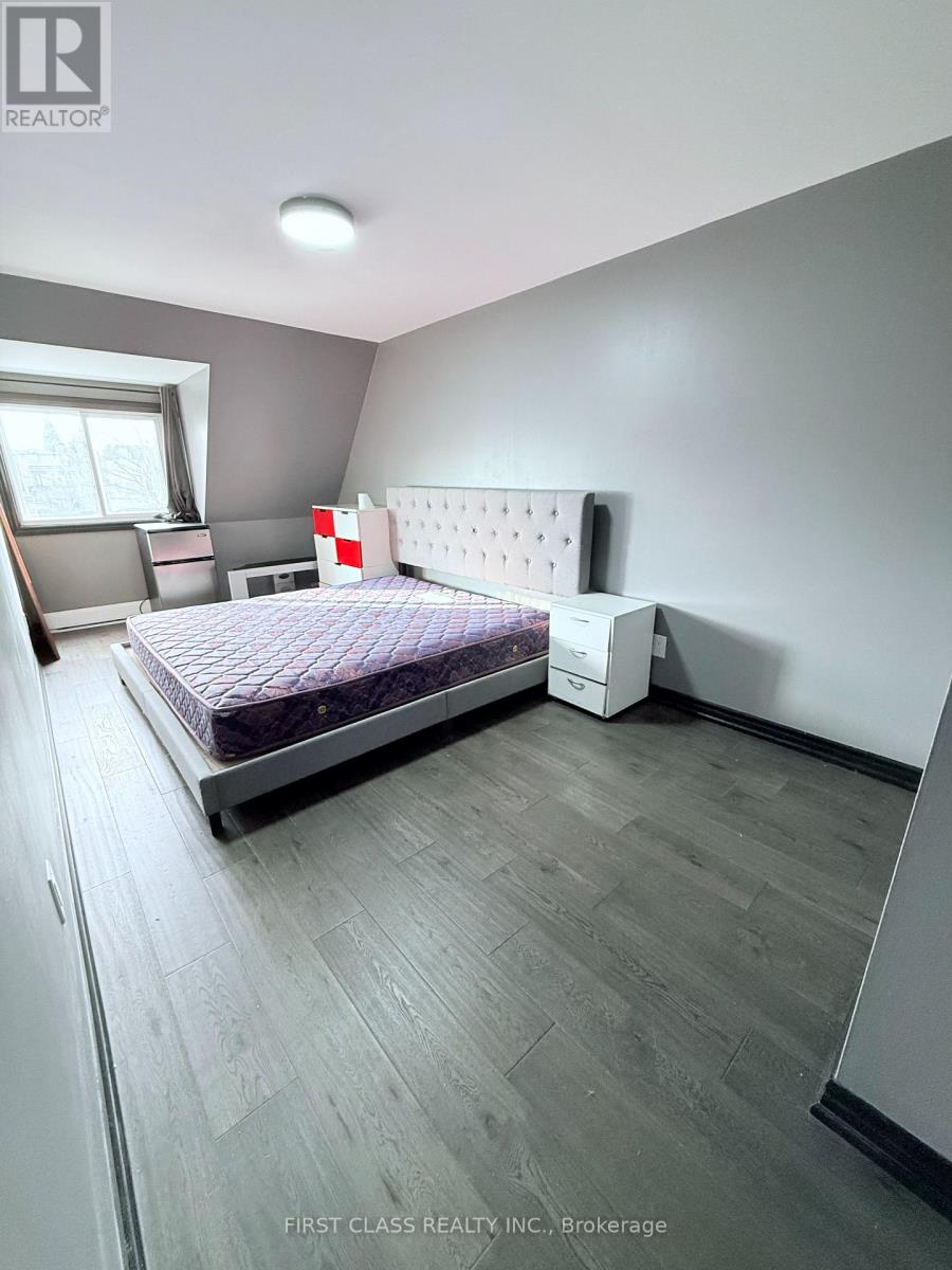 A 3bedroom Unit - 2135 Dufferin Street, Toronto, Ontario  M6E 3R3 - Photo 6 - C12877488