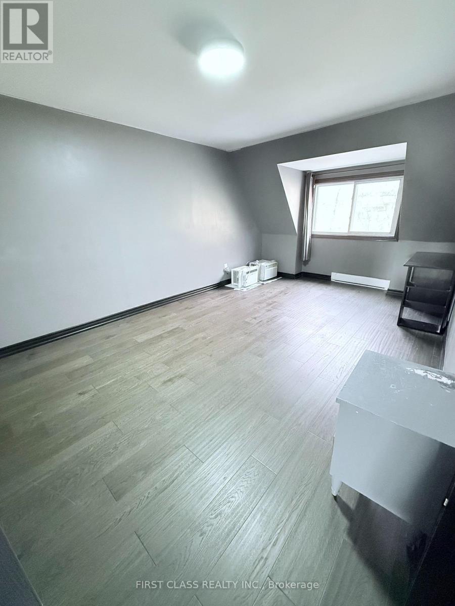 A 3bedroom Unit - 2135 Dufferin Street, Toronto, Ontario  M6E 3R3 - Photo 8 - C12877488
