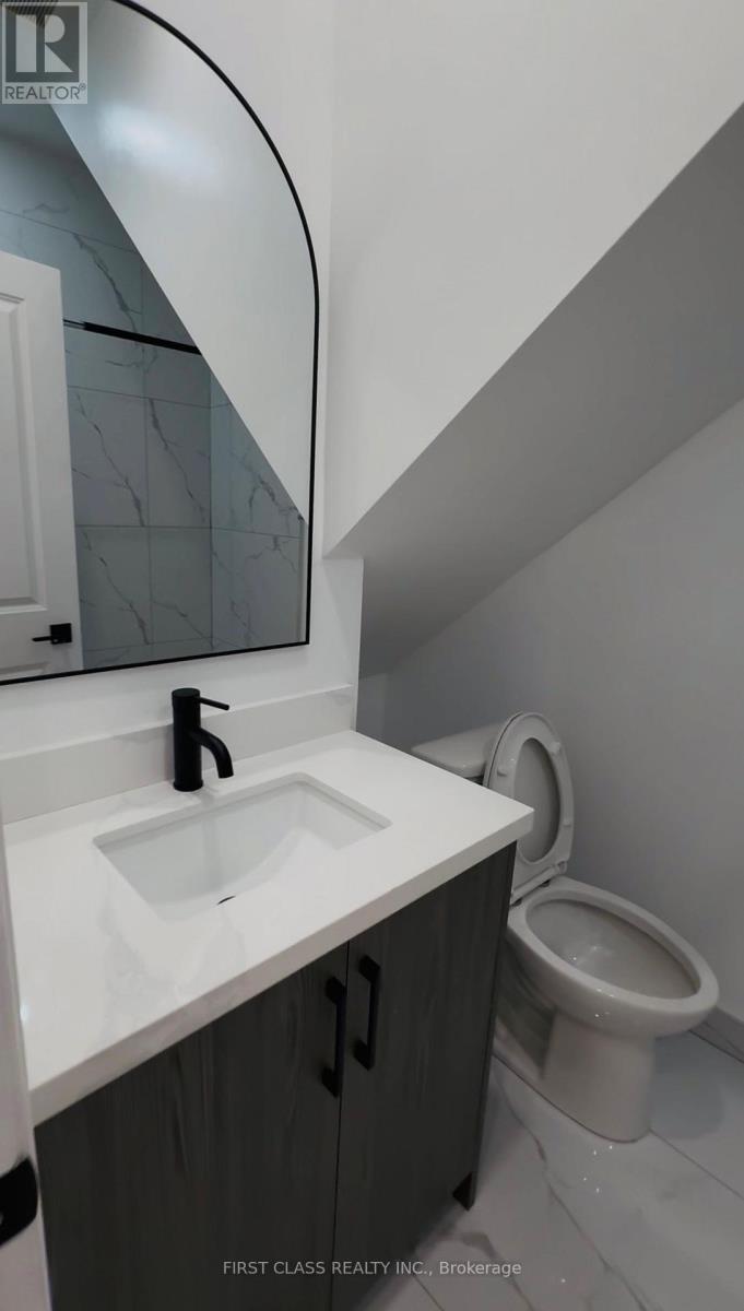 144 Denison Avenue, Toronto, Ontario  M5T 2N3 - Photo 7 - C12877492