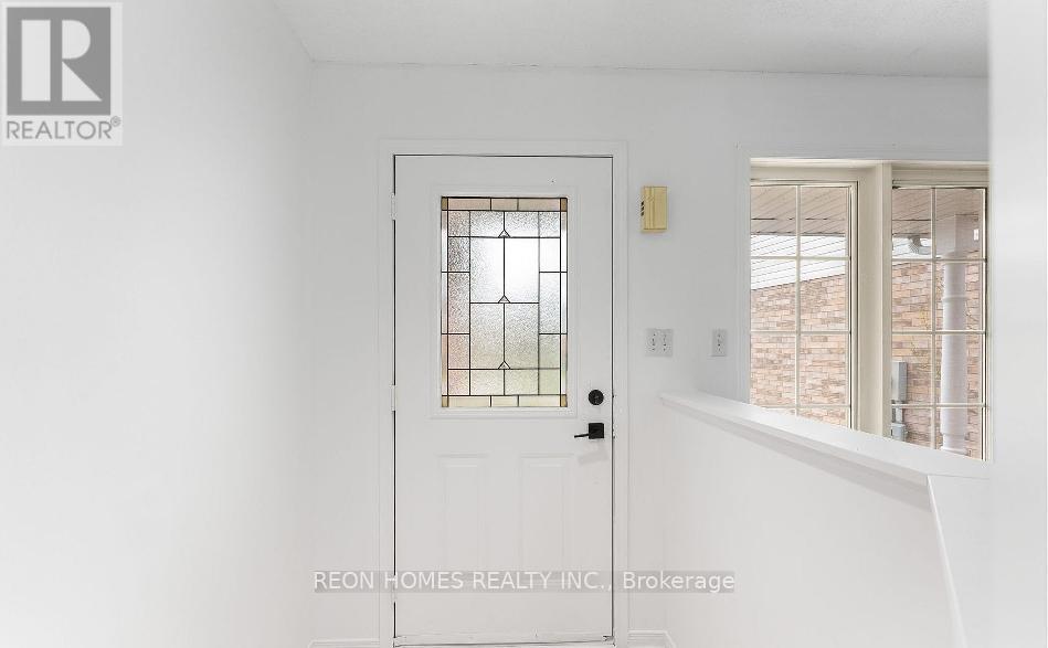 1885 Dalhousie Crescent, Oshawa (Samac), Ontario  L1G 8C4 - Photo 4 - E12877308